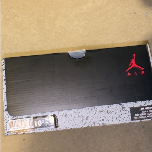 Jordan 6 - Picture 4 of 5